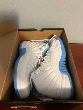 Jordan Men's Athletic Shoes White and Light Blue Retro 12 Melo Sz 7